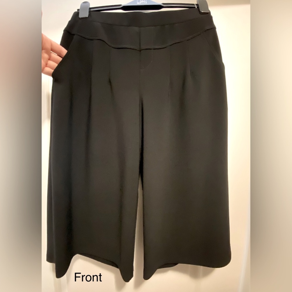 Joseph Ribkoff “Made In Canada” silky knit, black culottes with pockets.